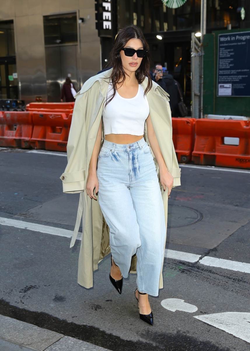 Kako da nosite belu majicu, a da izgleda skupo