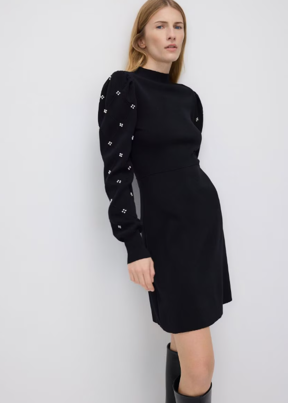 Zimska crna haljina za svaki dan