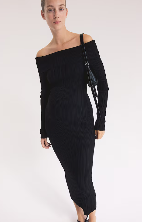 Zimska crna haljina za svaki dan