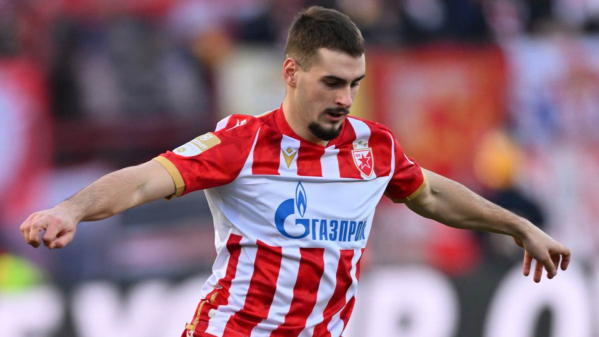 Ognjen Mimović desni bek Crvene zvezde