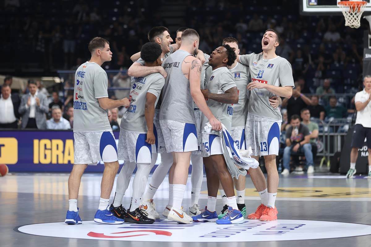 Partizan Budućnost Košarka 2.jpg