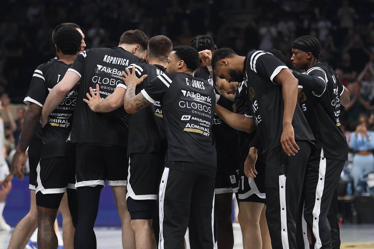 Partizan Budućnost Košarka 5.jpg