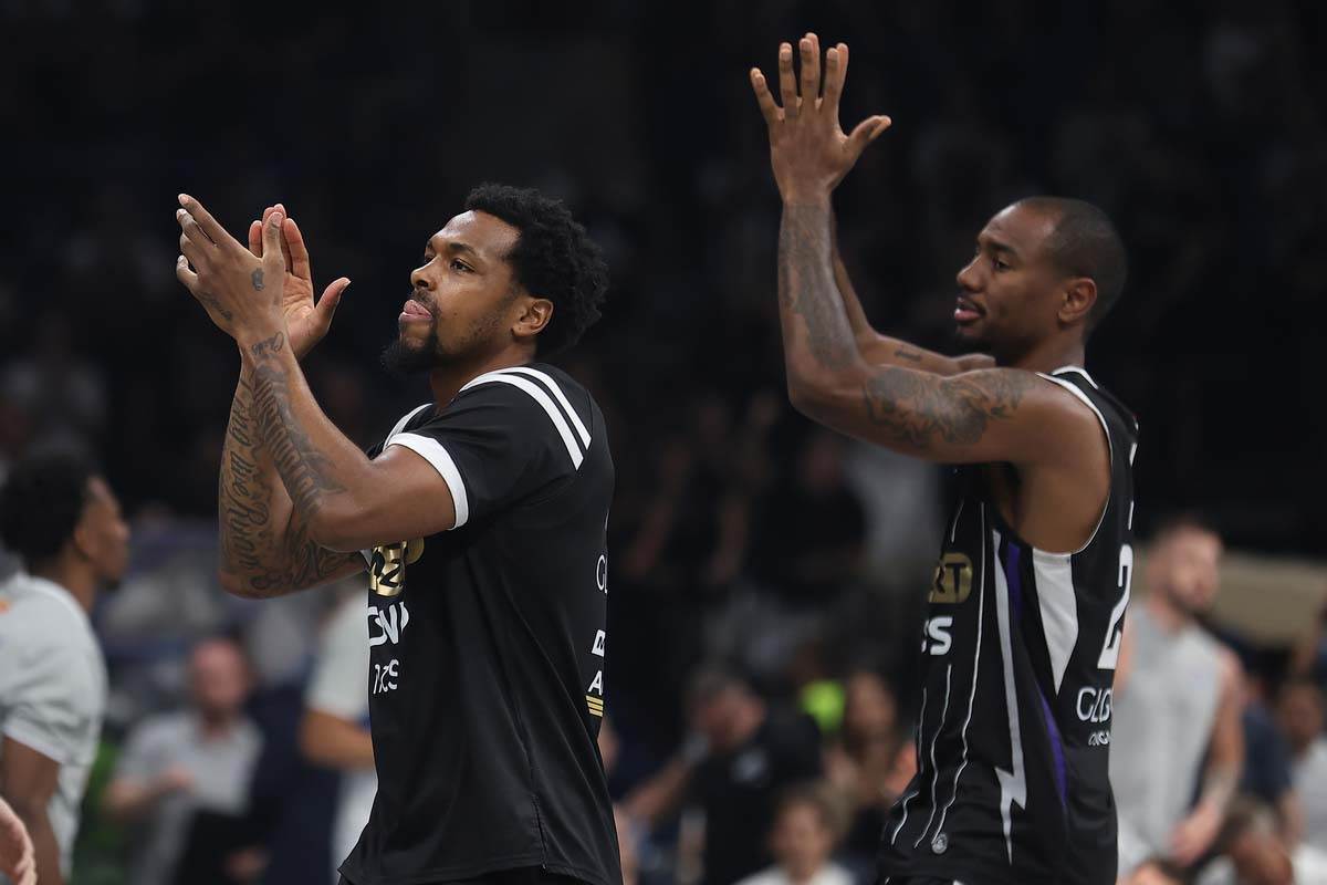 Partizan Budućnost Košarka 6.jpg