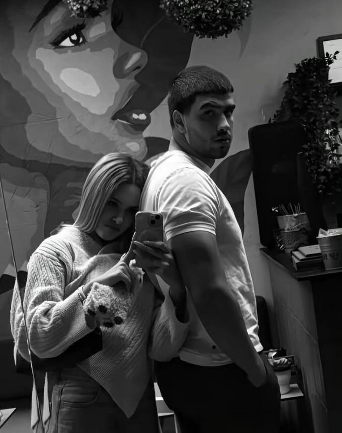 Nova devojka bivšeg dečka Lare Čolić