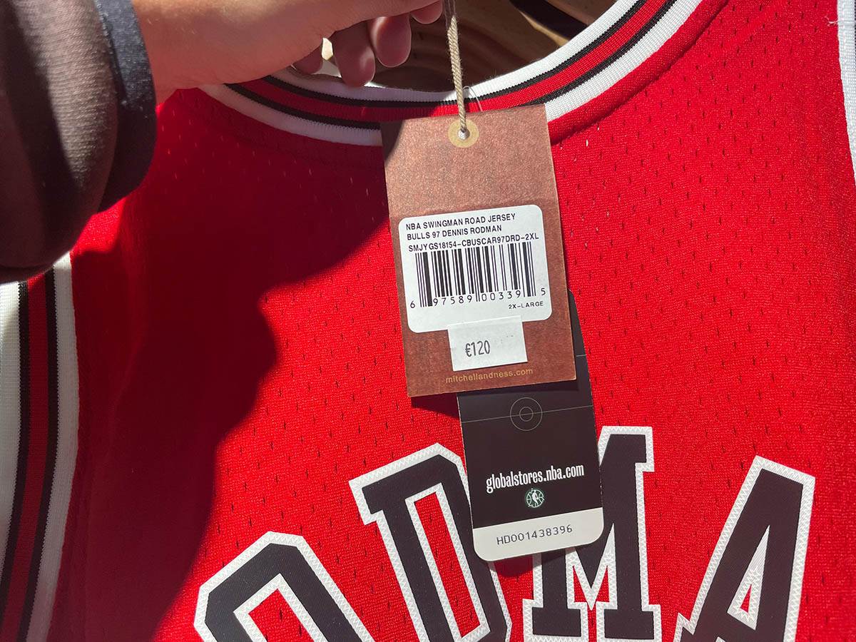 NBA prodavnica nema dresove Nikole Jokića u Parizu