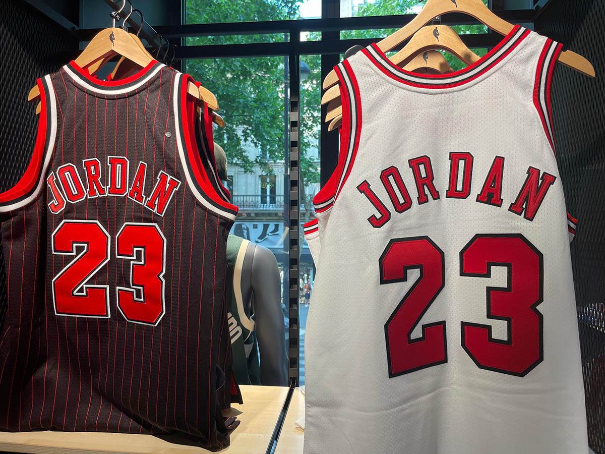 NBA prodavnica nema dresove Nikole Jokića u Parizu