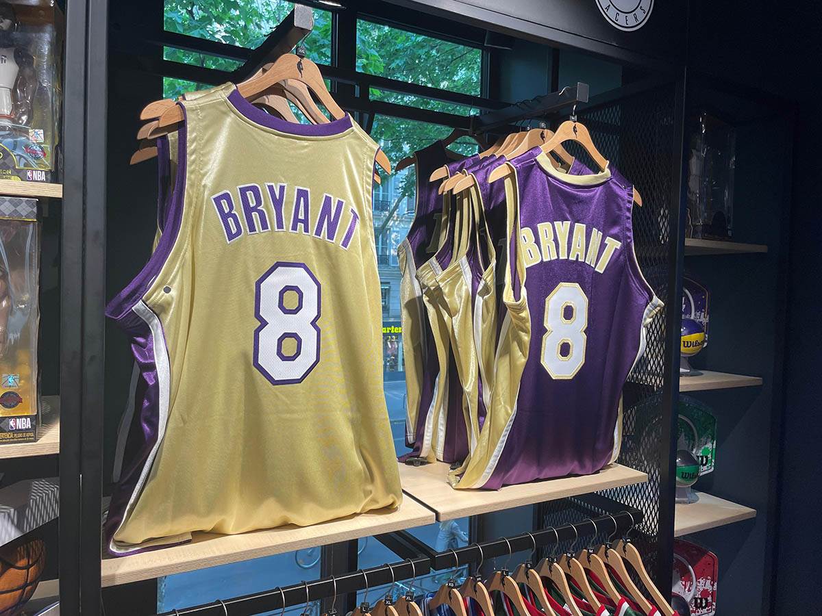 NBA prodavnica nema dresove Nikole Jokića u Parizu