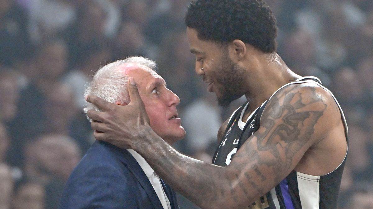 Željko Obradović i Tajrik Džouns slave titulu