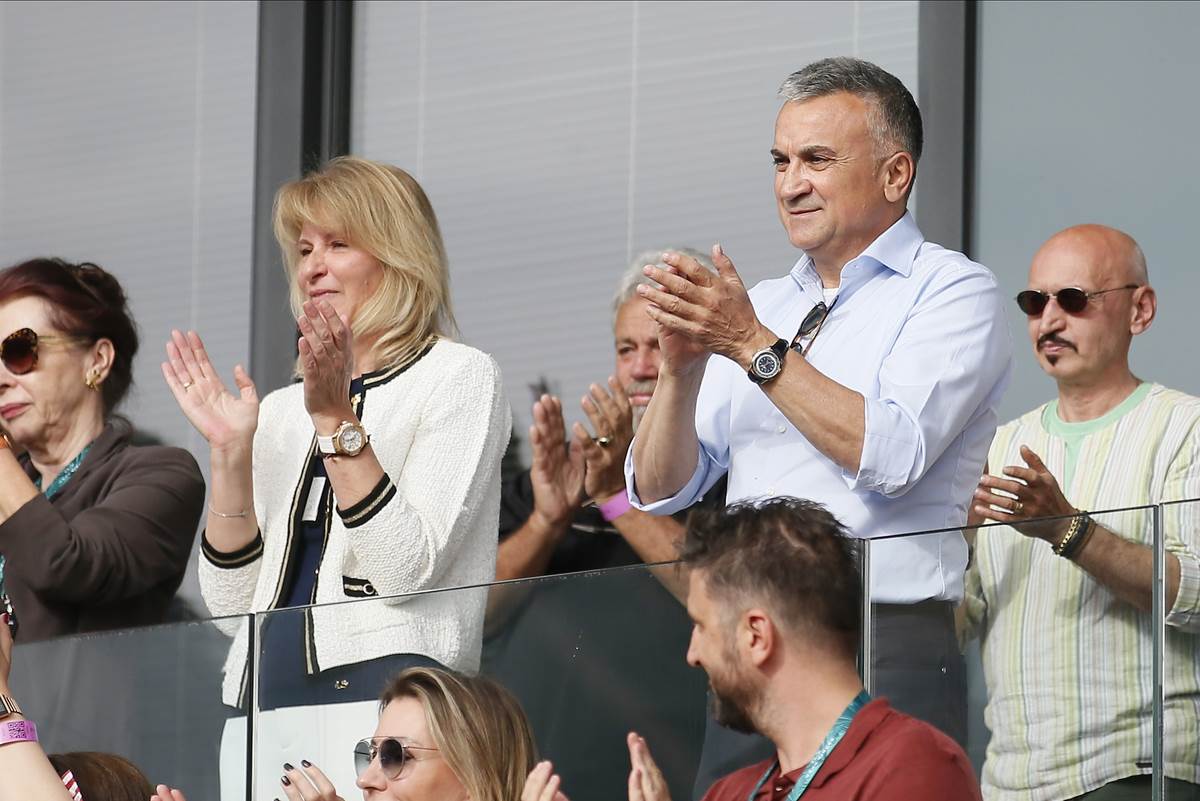 Dijana Đoković i Srđan Đoković navijaju za Novaka u Beogradu