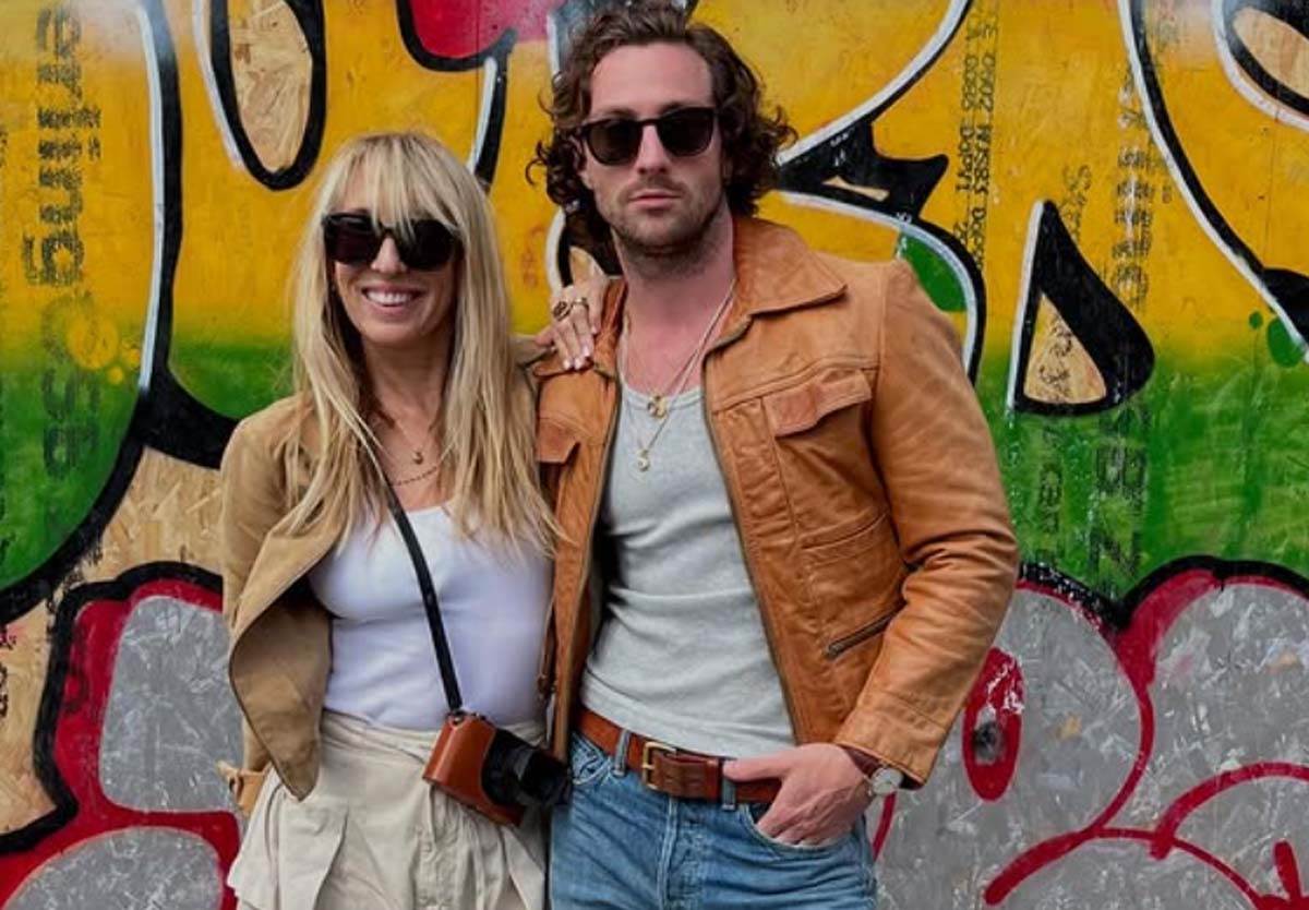 Aron Tejlor-Džonson i supruga 1.jpg