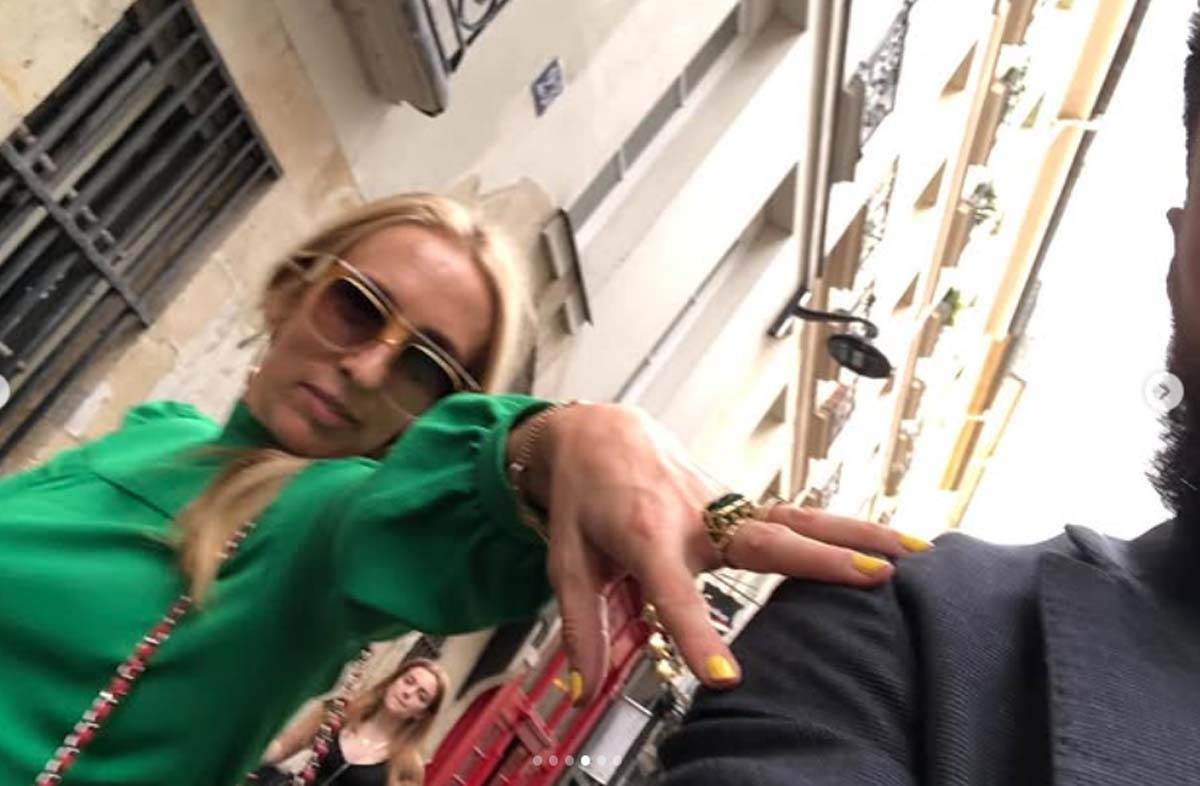 Aron Tejlor-Džonson i supruga 2.jpg