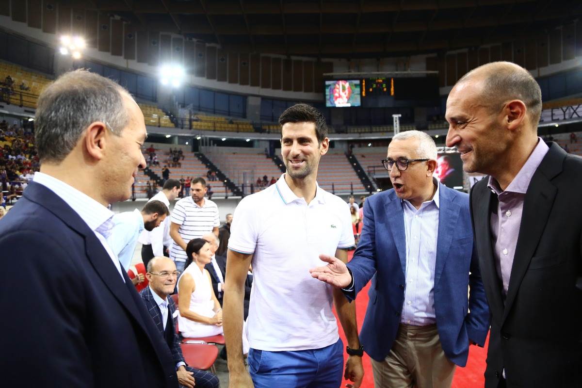 Novak Đoković se upoznaje sa braćom Angelopulos