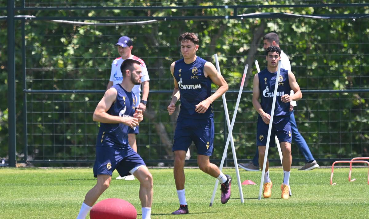 Crvena zvezda pripreme trening (4).jpg