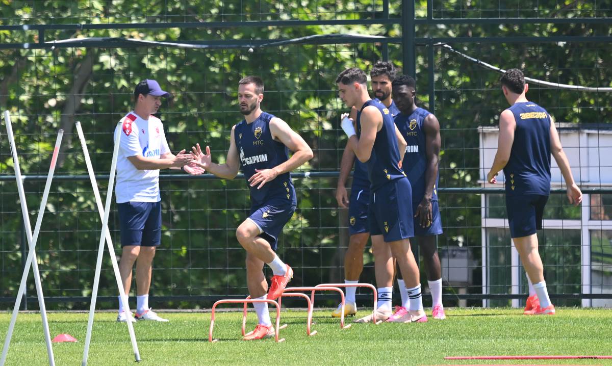 Crvena zvezda pripreme trening (5).jpg