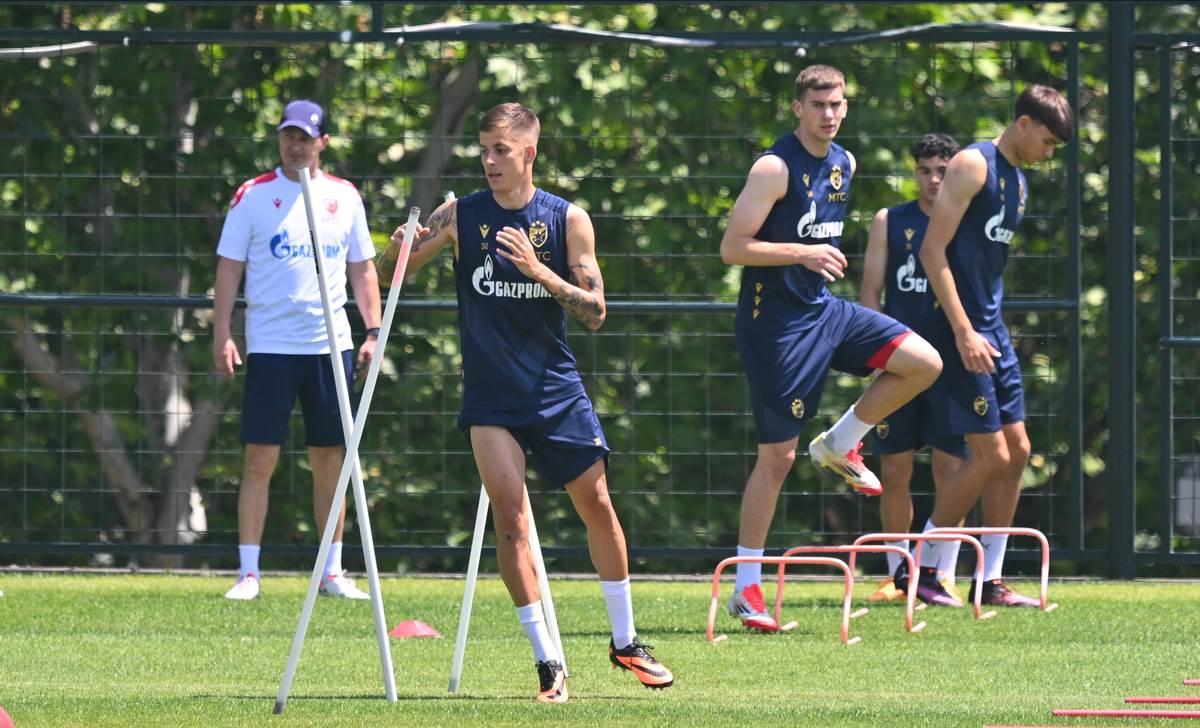 Crvena zvezda pripreme trening (10).jpg