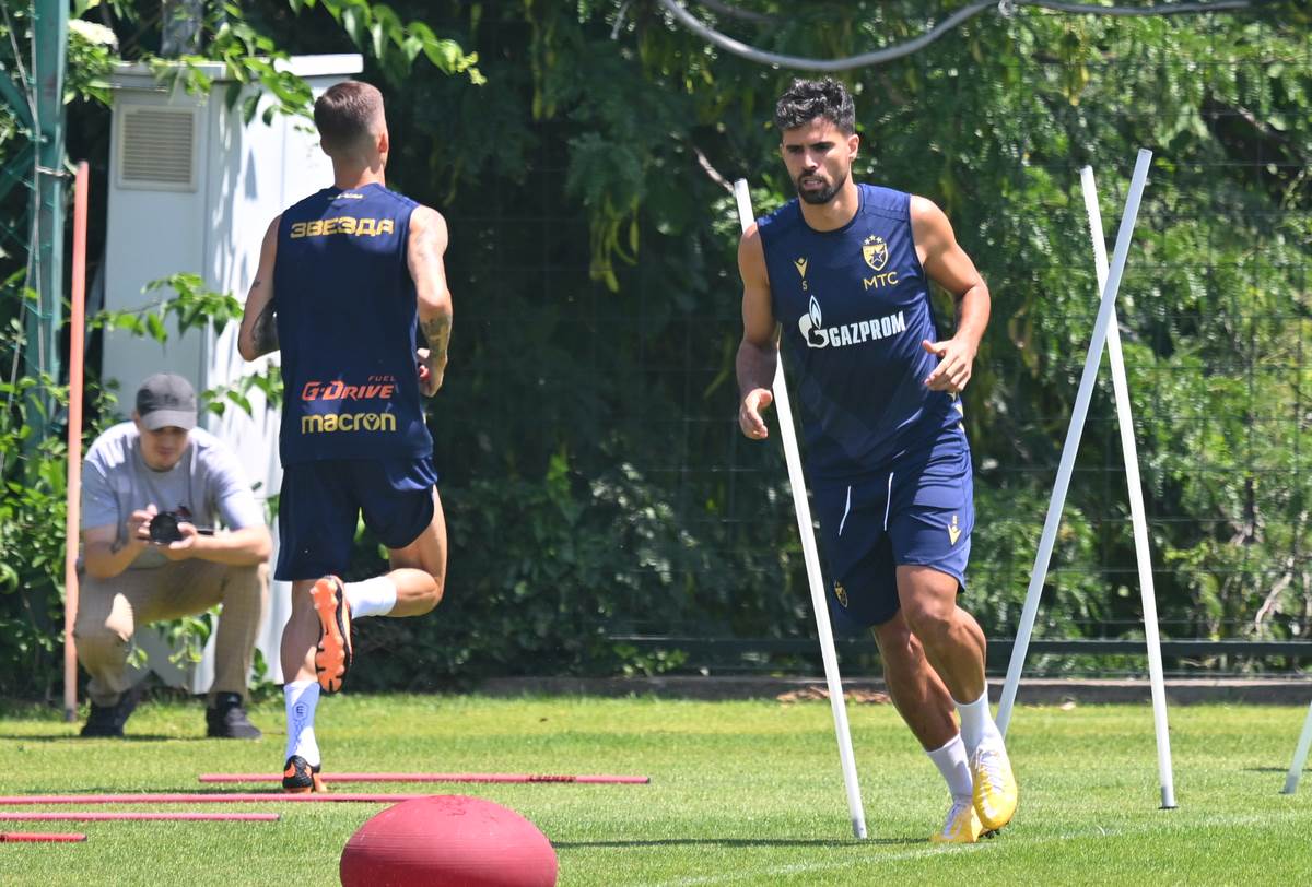 Crvena zvezda pripreme trening (12).jpg