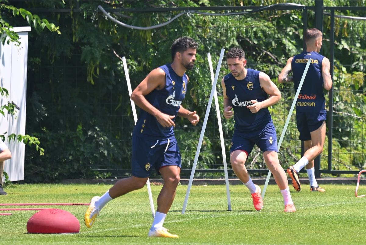 Crvena zvezda pripreme trening (13).jpg