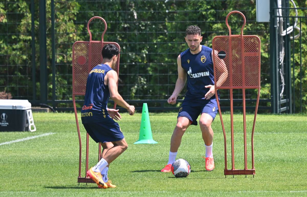 Crvena zvezda pripreme trening (15).jpg