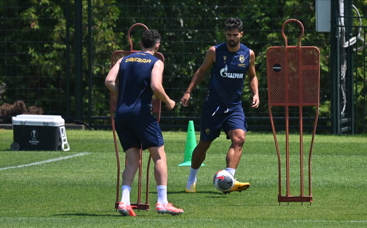 Crvena zvezda pripreme trening (16).jpg