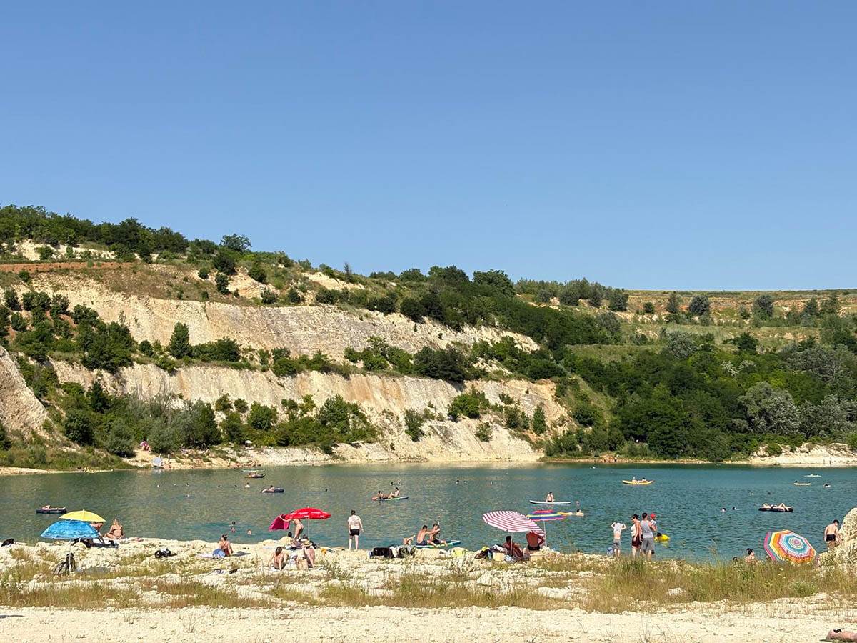 Bešenovačko jezero na Fruškoj gori (4).jpg