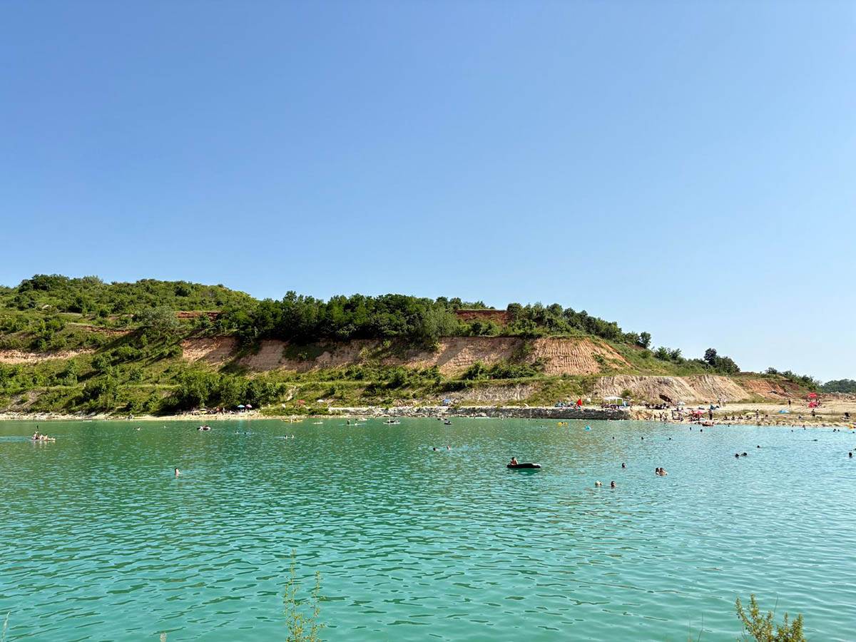 Bešenovačko jezero na Fruškoj gori (6).jpg