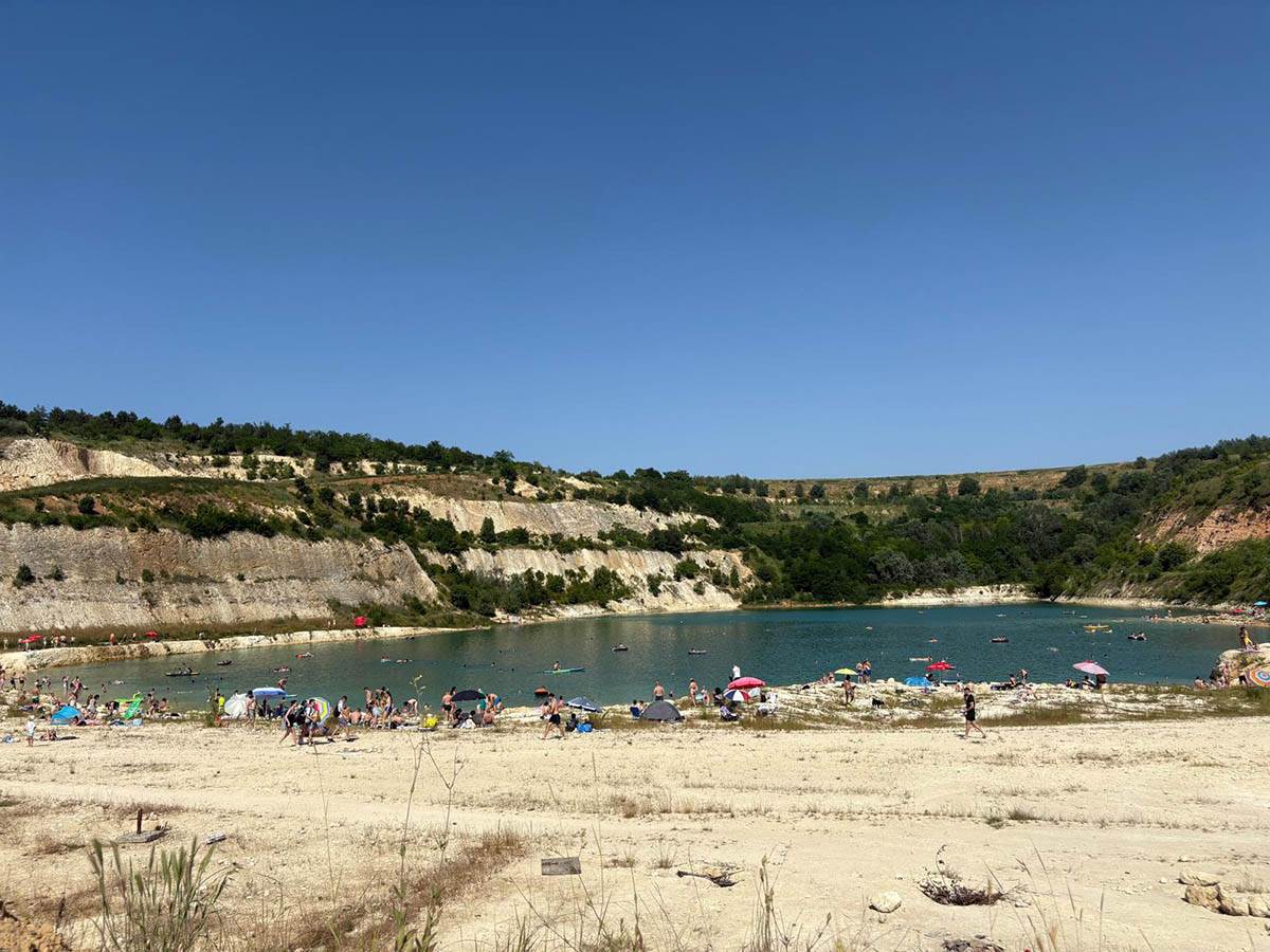 Bešenovačko jezero na Fruškoj gori (8).jpg