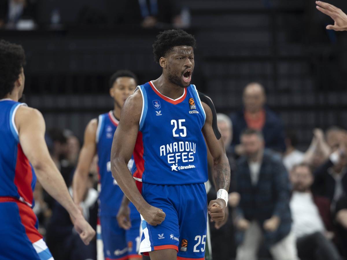 Danijel Oturu Anadolu Efes