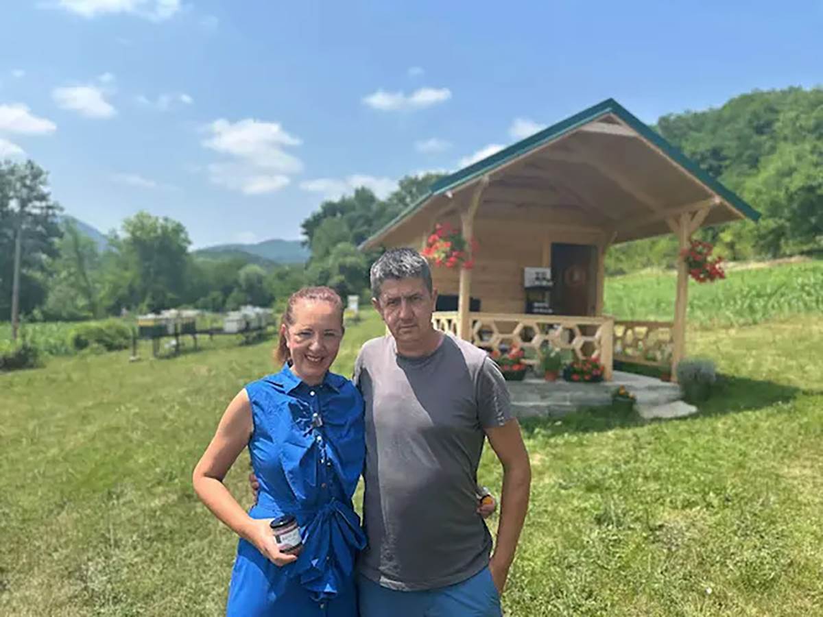 Apiterapija u selu Ježevica, podno planine Jelice