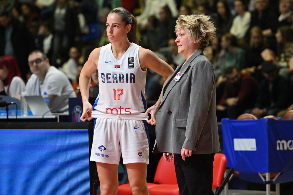 Marina Maljković i Jovana Nogić