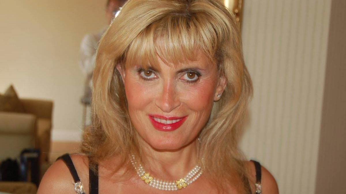 Dženifer Abot (2).jpg