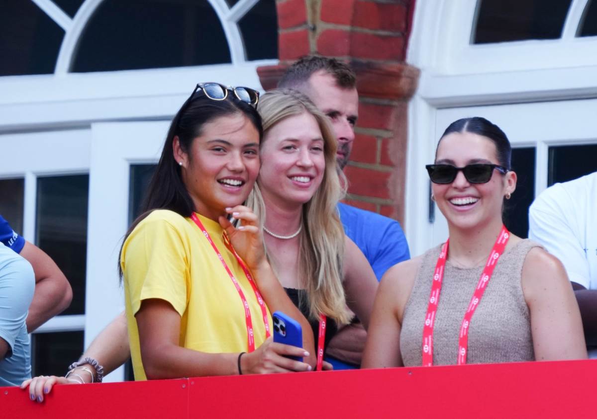 Ema Radukanu gleda meč Karlosa Alkaraza u Kvinsu