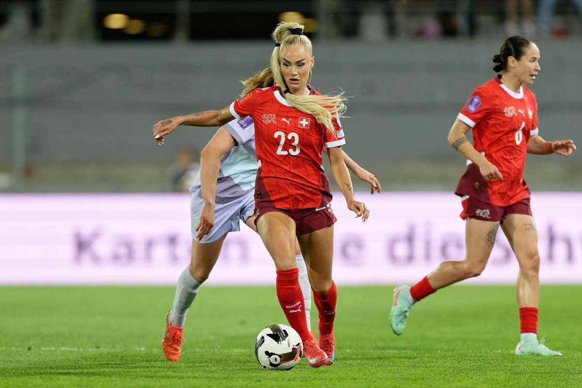 Alisha Lehmann Switzerland 2.jpg