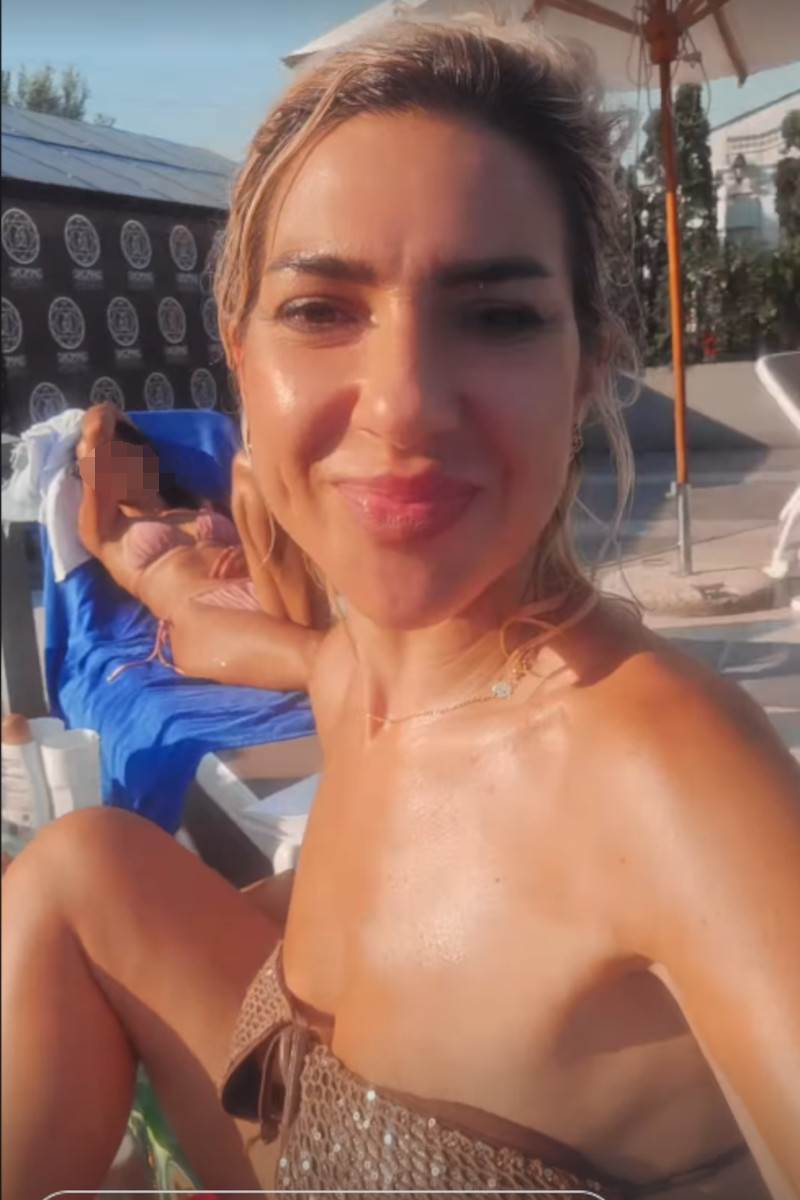 Jovana Jeremić bazen.jpg