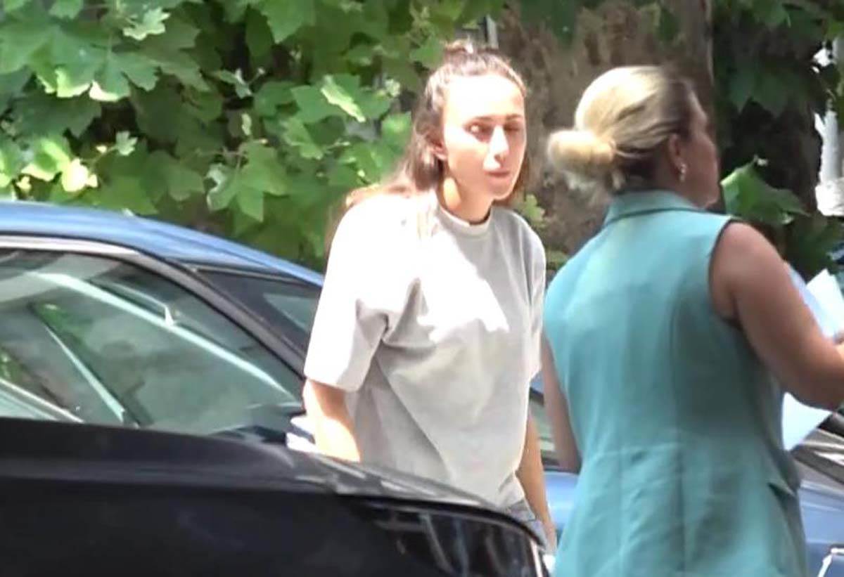 Emina Jahović 7.jpg