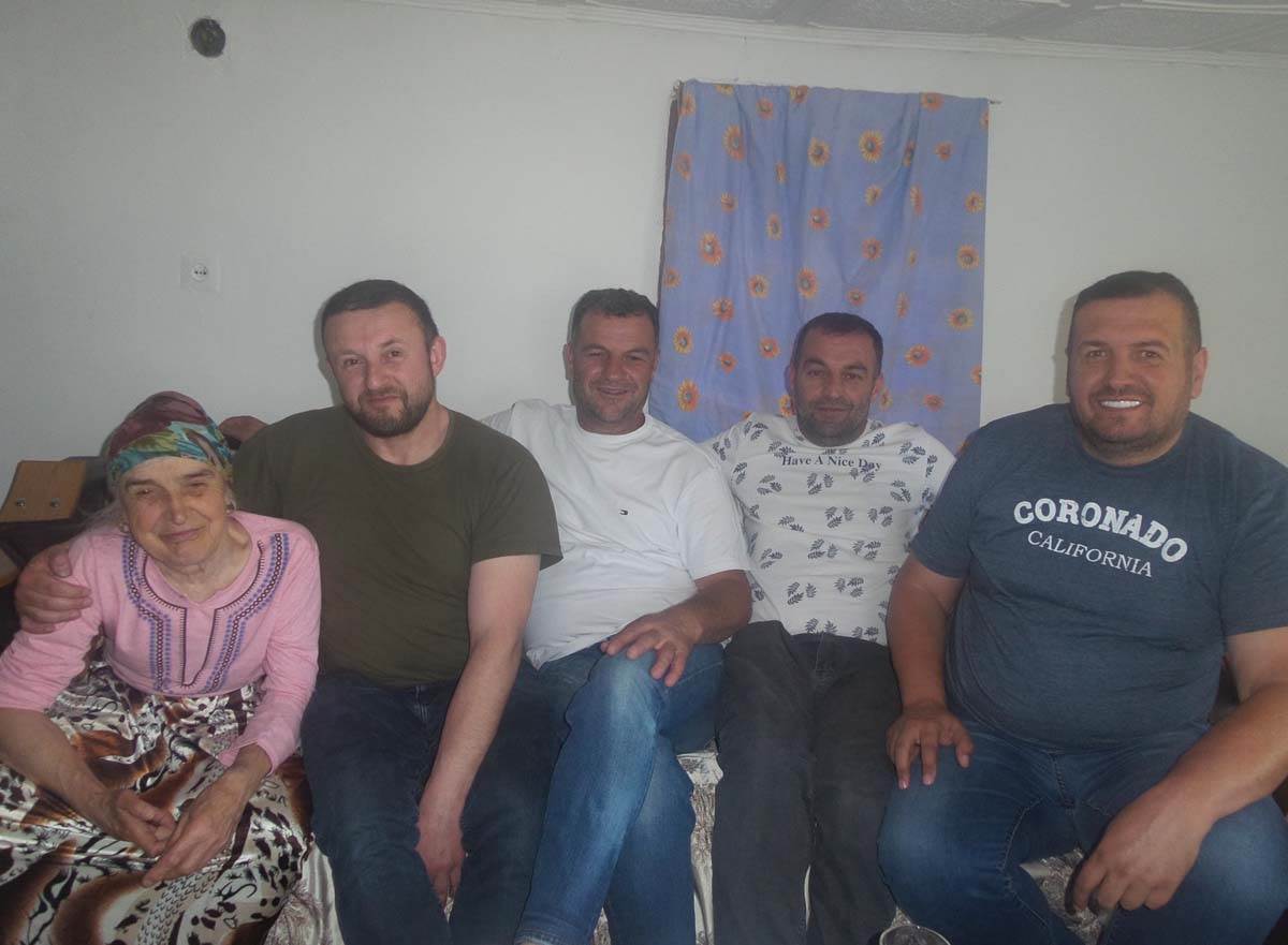 majka iz Novog Pazara pronašla sina posle 40 godina 3.jpg