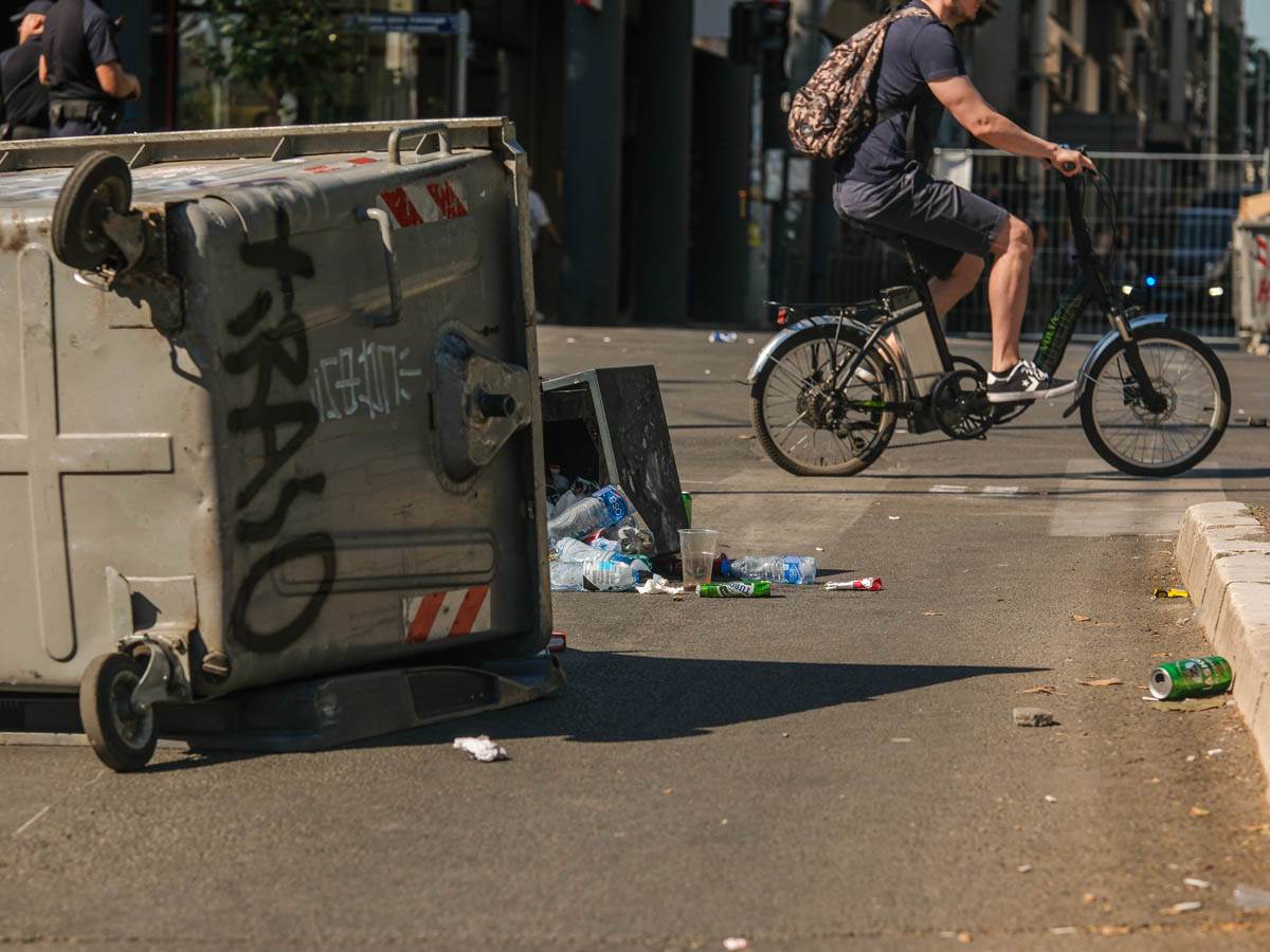 blokada_ulica_pravni_fakultet_bulevar_stefan_stojanović_ (1).jpg