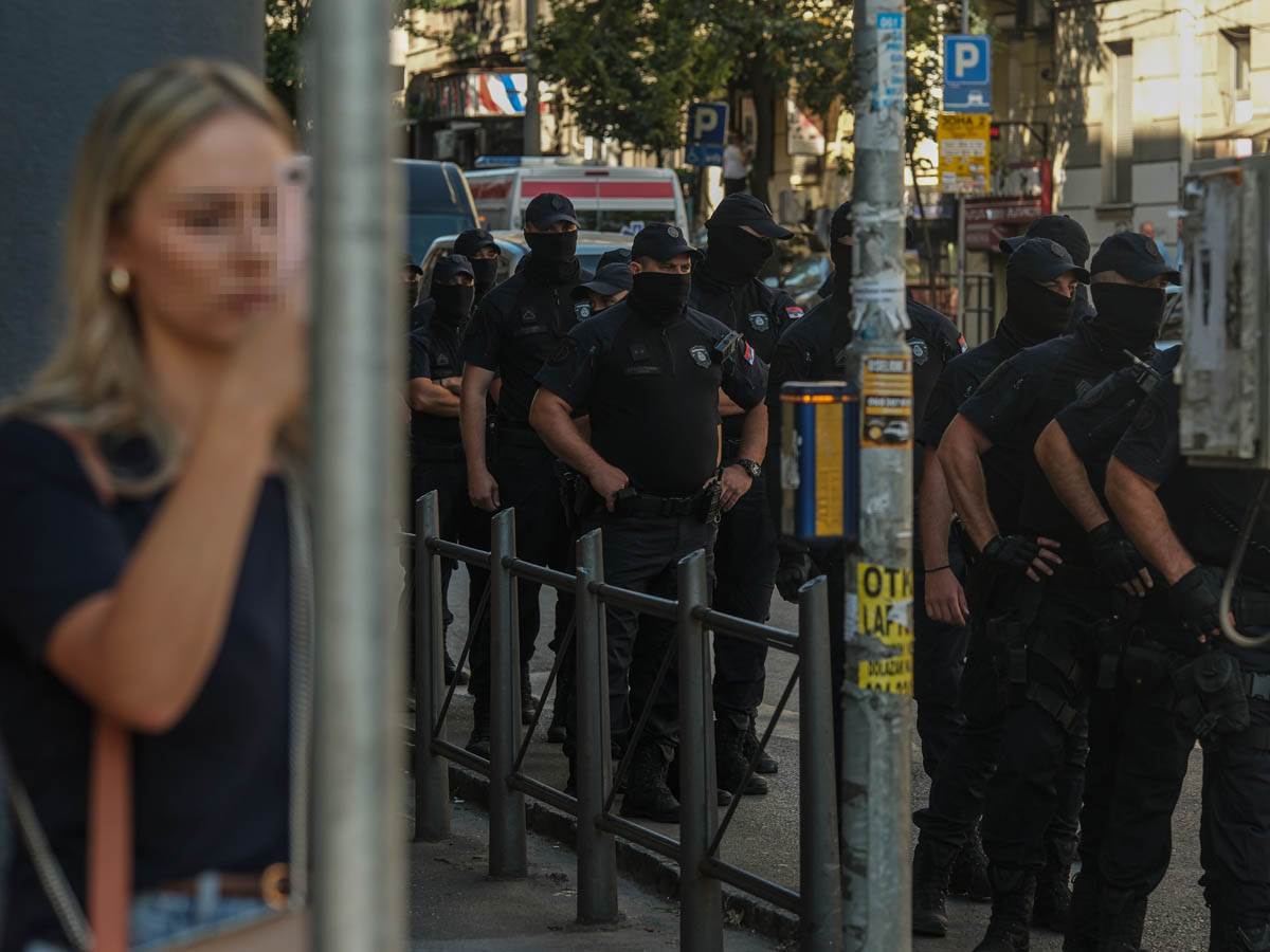 blokada_ulica_pravni_fakultet_bulevar_stefan_stojanović_ (5).jpg