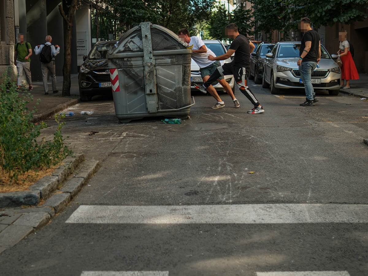 blokada_ulica_pravni_fakultet_bulevar_stefan_stojanović_ (11).jpg