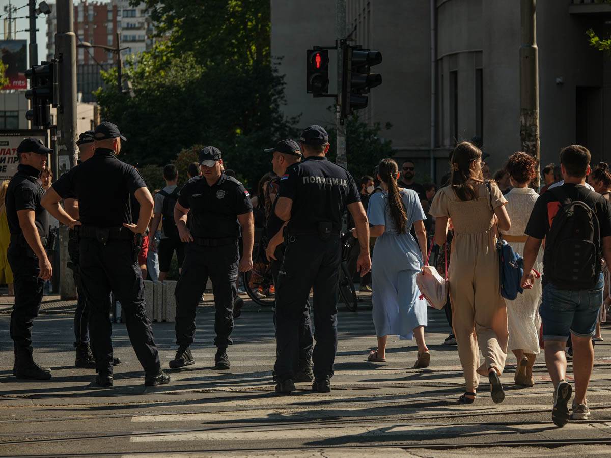 blokada_ulica_pravni_fakultet_bulevar_stefan_stojanović_ (13).jpg