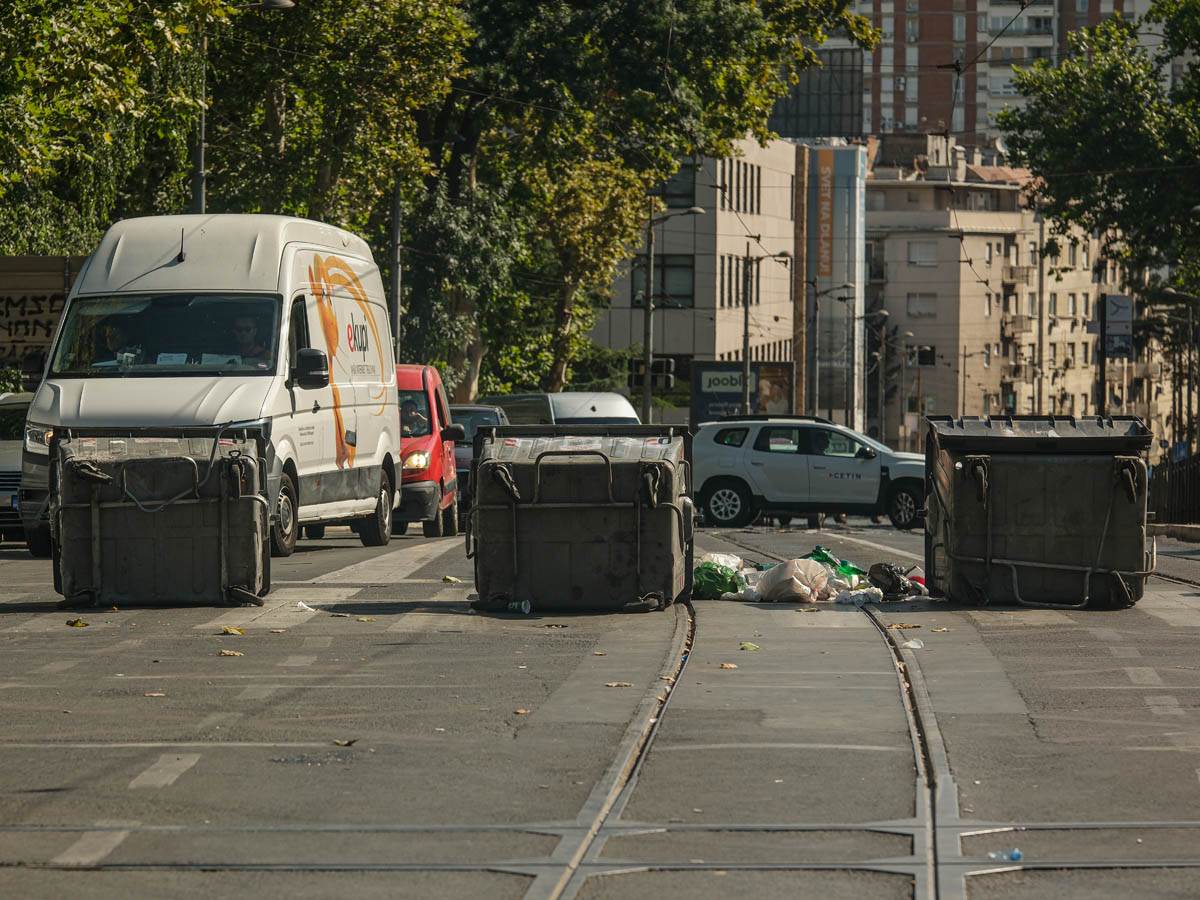 blokada_ulica_pravni_fakultet_bulevar_stefan_stojanović_ (14).jpg