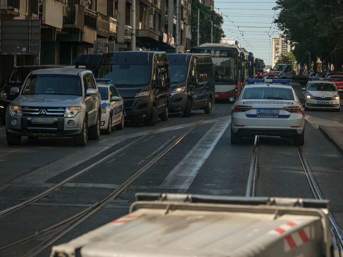 blokada_ulica_pravni_fakultet_bulevar_stefan_stojanović_ (15).jpg