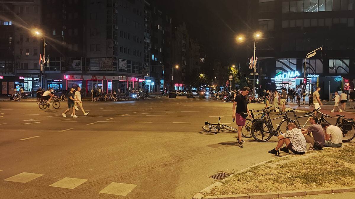 Blokiran Bulevar oslobođenja u Novom Sadu (4).jpg