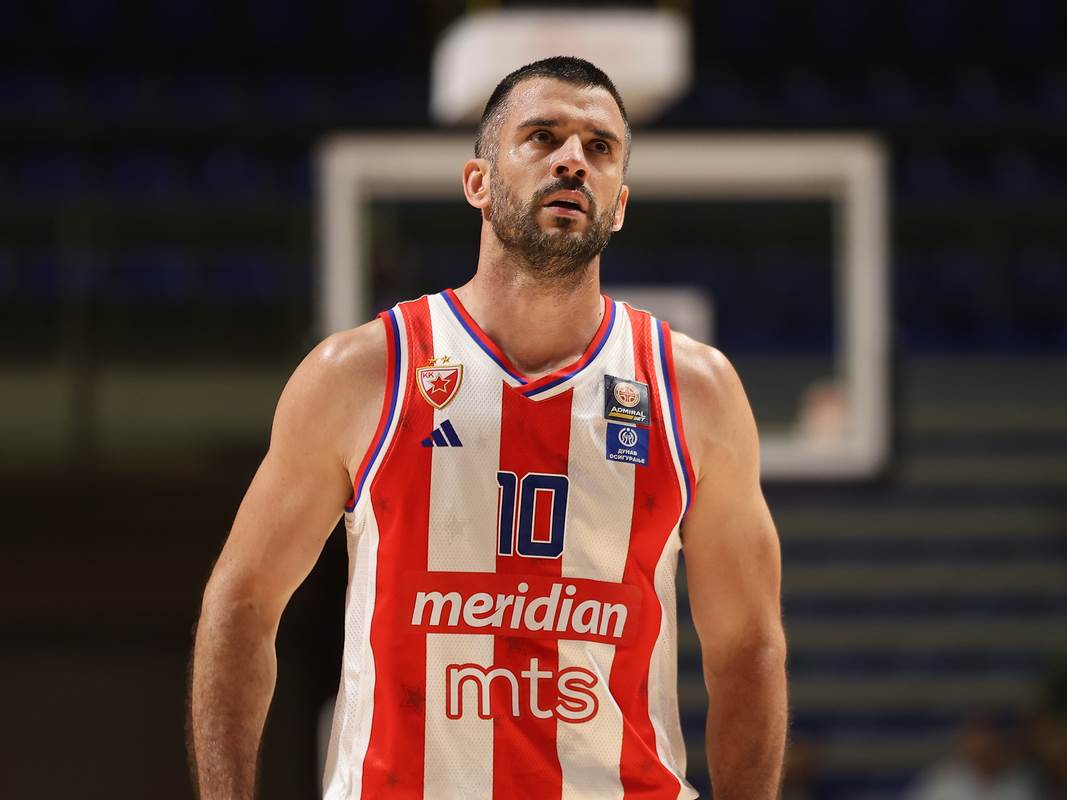 Branko Lazić na meču Crvene zvezde