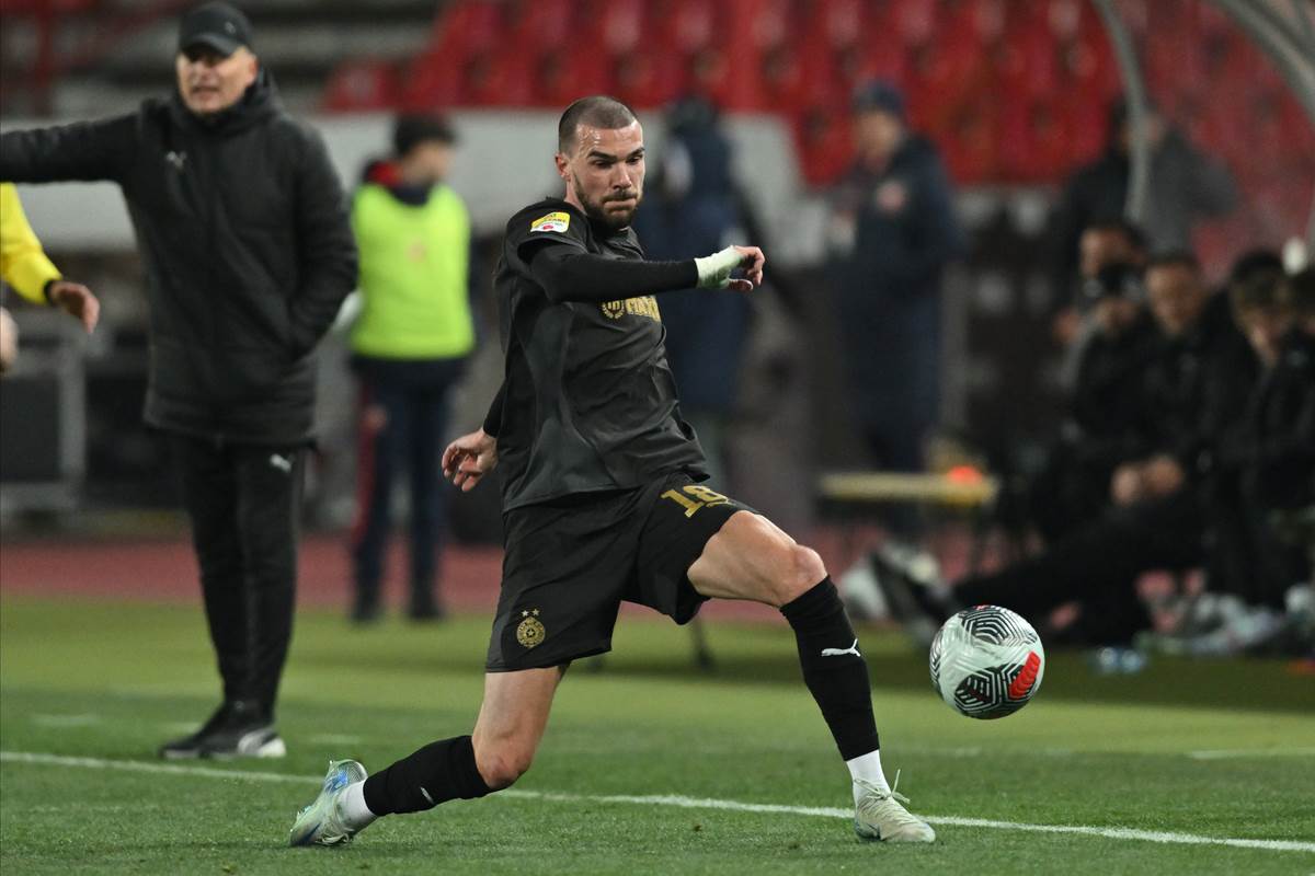 Nihad Mujakić na derbiju Zvezda Partizan