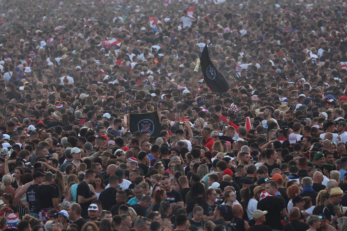 Marko Perković Tompson koncert (4).jpg