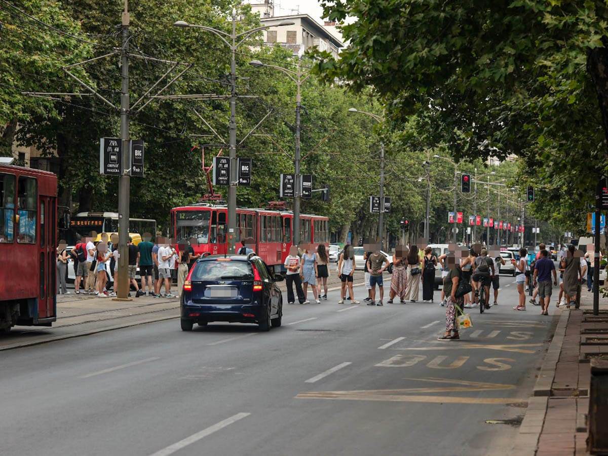 Blokada Bulevar kod ETF (1).jpg