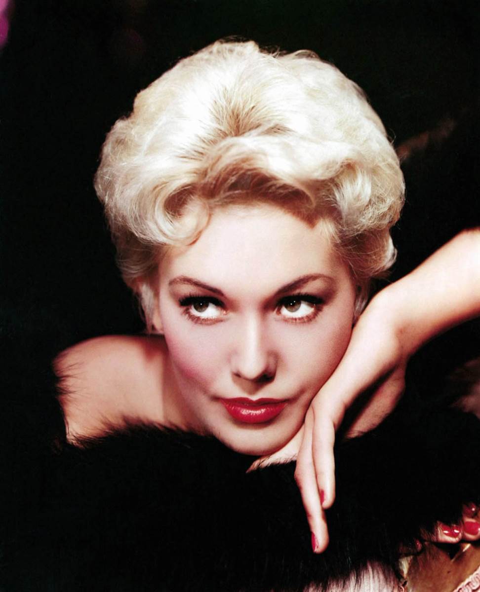 Kim Novak (5).jpg