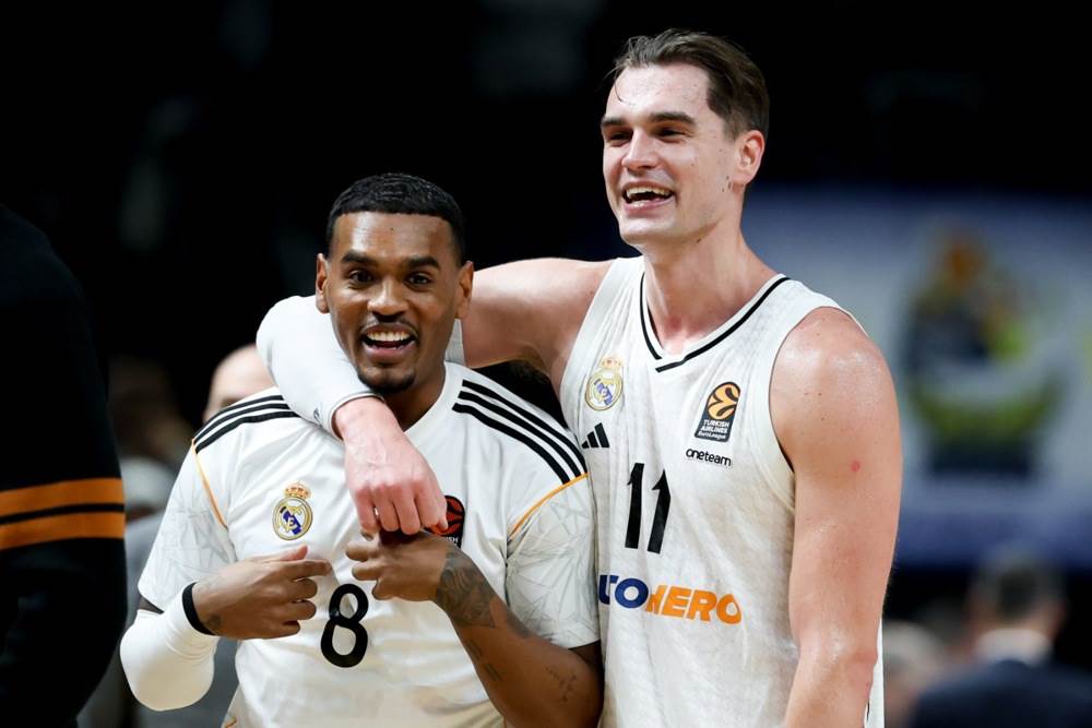 Košarkaš Real Madrida Ksavijer Rejtan-Majs i Mario Hezonja.