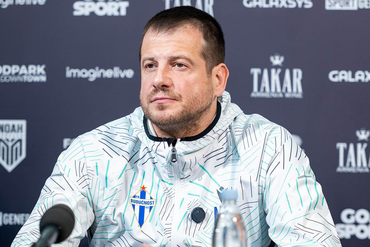 Nenad Lalatović u opremi Budućnosti.