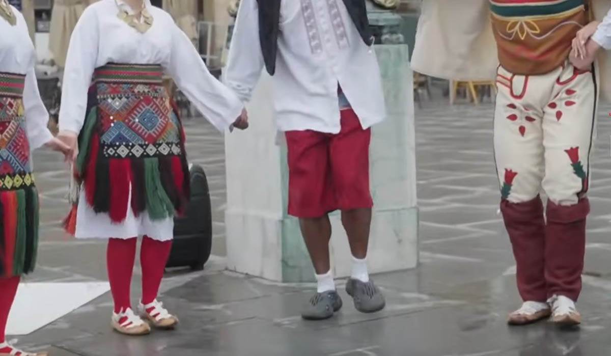 Jedan od najpoznatijih svetskih influensera Speed došao u Srbiju, odmah zaigrao kolo sa šajkačom